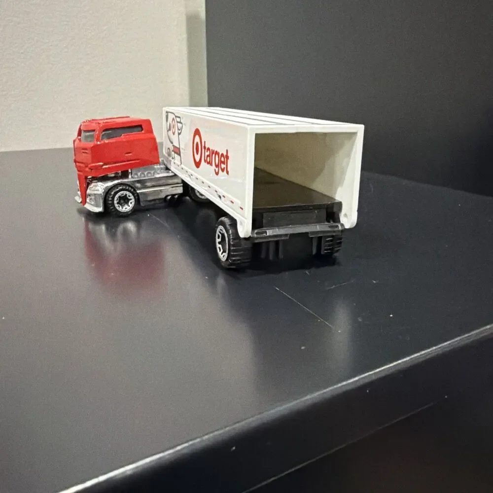 Mattel Hot Wheels 2013 Rig Dog Target Tractor Trailer 18 Wheeler Truck 7